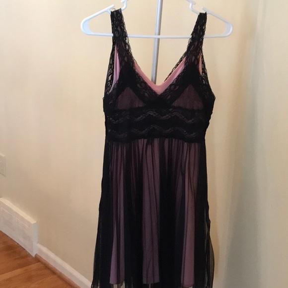 FOREVER 21 shear dress with light pink slip - Picture 3 of 4